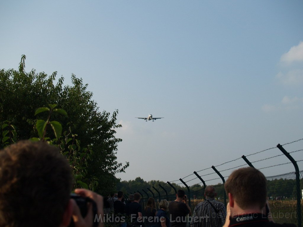 Warten auf den Airbus 380 Koeln Bonn P228.JPG